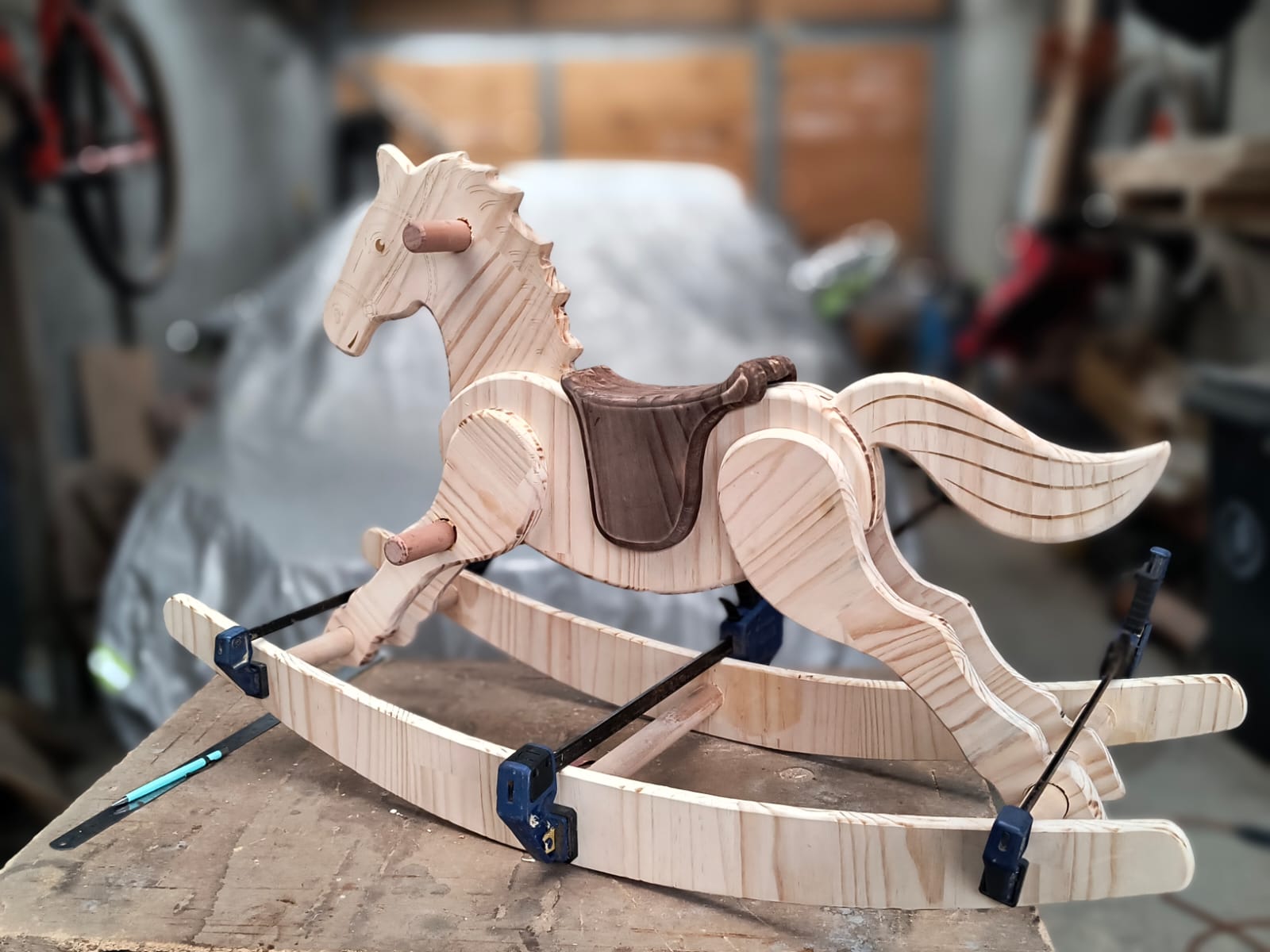 Caballo balancín terminado en el taller de Concepción